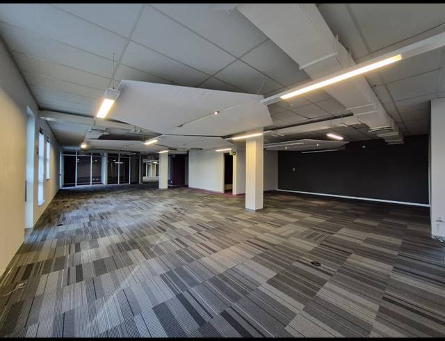 1,180M² OFFICE TO LET IN ILLOVO